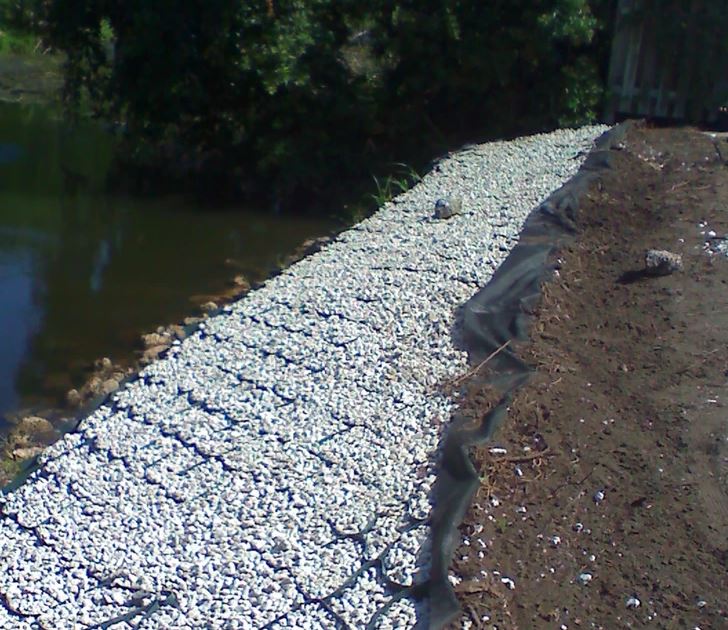 shoreline geocell pathway for erosion control