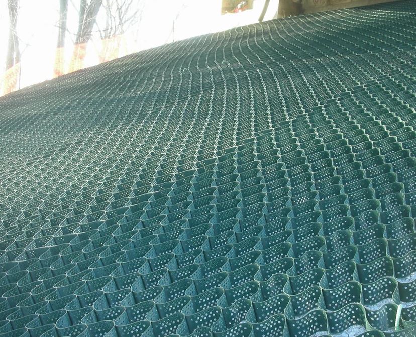 Green aggregate geocell on hillside