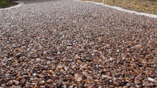 How to Glue Gravel in a Driveway That Lasts