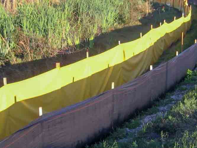 Staked Turbidity Barrier – 44.5” x 48’ w/ Lattice