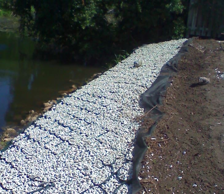 shoreline geocell pathway for erosion control 